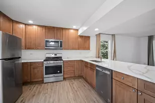 644 Dover Dr, Elgin, IL 60120 - Photo 8