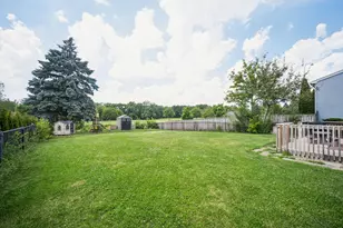 644 Dover Dr, Elgin, IL 60120 - Photo 18