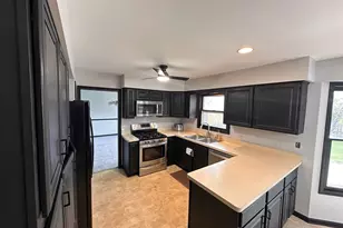 1914 Howard St, Wheaton, IL 60187 - Photo 10