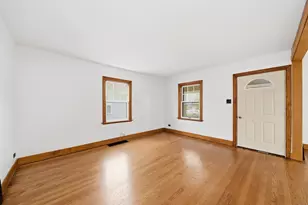 18409 Oakwood Ave, Lansing, IL 60438 - Photo 4