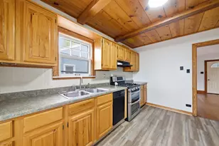 18409 Oakwood Ave, Lansing, IL 60438 - Photo 2