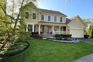 271 Saddle Back Rd, Vernon Hills, IL 60061 - Photo 2