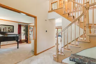 271 Saddle Back Rd, Vernon Hills, IL 60061 - Photo 4