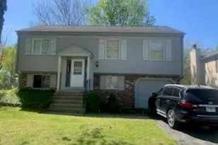 982 Grant St, Bartlett, IL 60103 - Photo 2