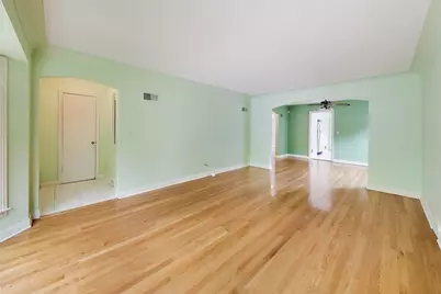 6215 N Lowell Avenue, Chicago, IL 60646 - Photo 4