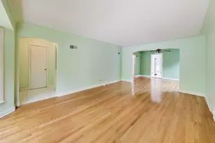 6215 N Lowell Ave, Chicago, IL 60646 - Photo 4