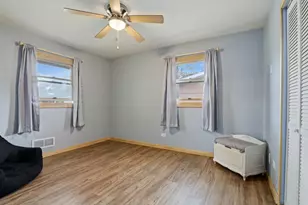 22 Arrowhead Dr, Thornton, IL 60476 - Photo 12