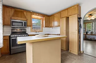 22 Arrowhead Dr, Thornton, IL 60476 - Photo 8