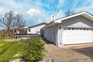4235 Oaklane Rd, Rockford, IL 61109 - Photo 2