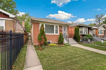 12112 S Indiana Avenue, Chicago, IL 60628 - Photo 2
