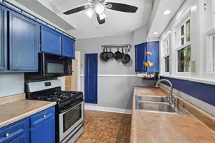 726 W Highland Ave, Elgin, IL 60123 - Photo 12