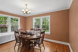 726 W Highland Ave, Elgin, IL 60123 - Photo 10