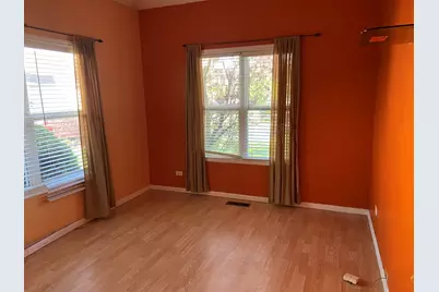 586 Chestnut Drive, Oswego, IL 60543 - Photo 12