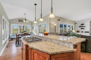 2890 Trail Crest Ln, Lindenhurst, IL 60046 - Photo 12