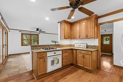 366 Poplar Street, Crystal Lake, IL 60014 - Photo 8