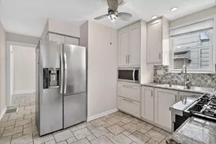 2726 S 60th Ct, Cicero, IL 60804 - Photo 16