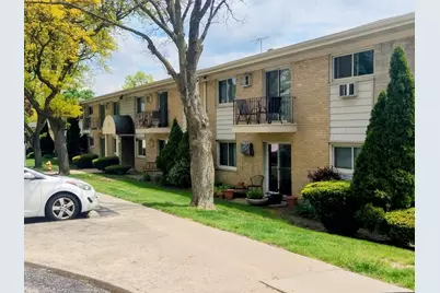 551 Carlysle Drive #2, Clarendon Hills, IL 60514 - Photo 4