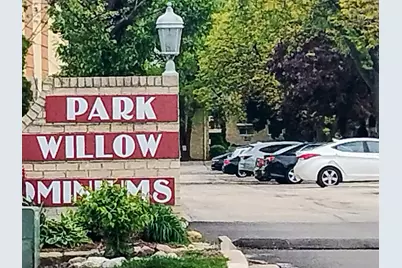 551 Carlysle Drive #2, Clarendon Hills, IL 60514 - Photo 2