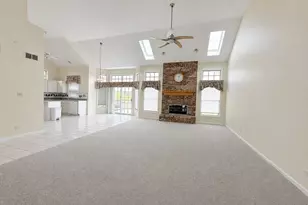 25410 W Latham Ct, Plainfield, IL 60585 - Photo 4