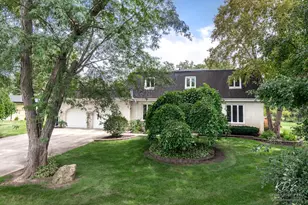21W325 Sunnyside Dr, Itasca, IL 60143 - Photo 4