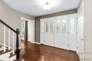21W325 Sunnyside Dr, Itasca, IL 60143 - Photo 8