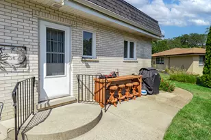 21W325 Sunnyside Dr, Itasca, IL 60143 - Photo 66