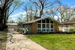 1280 S River Rd, Des Plaines, IL 60018 - Photo 1