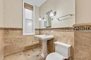3722 N Bosworth Ave, Chicago, IL 60613 - Photo 16