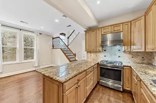 3722 N Bosworth Ave, Chicago, IL 60613 - Photo 6