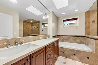 3722 N Bosworth Avenue, Chicago, IL 60613 - Photo 10