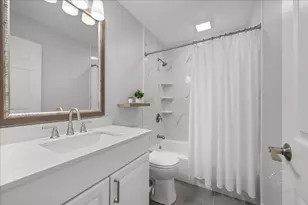 2181 W Illinois Ave, Aurora, IL 60506 - Photo 18