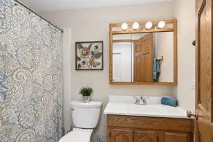 927 Gregory Ln, Schaumburg, IL 60193 - Photo 14