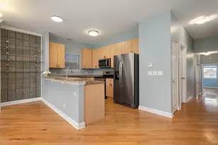 2352 W Bloomingdale Ave, Chicago, IL 60647 - Photo 12