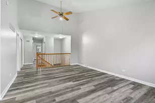 73 Century Dr, Roselle, IL 60172 - Photo 6