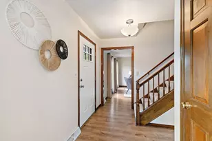 18 Jennifer Ln, Dekalb, IL 60115 - Photo 2