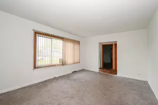 2710 30th St, Zion, IL 60099 - Photo 6