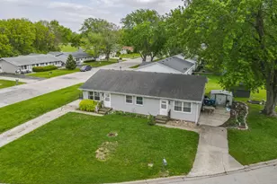 340 Nally Dr, Bourbonnais, IL 60914 - Photo 1