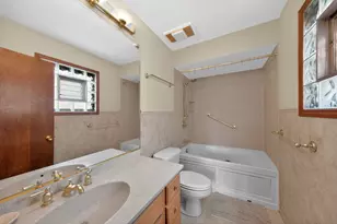 1152 E Walnut Ave, Des Plaines, IL 60016 - Photo 16