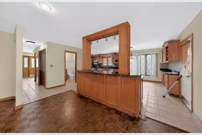 1152 E Walnut Avenue, Des Plaines, IL 60016 - Photo 8