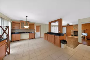 1152 E Walnut Ave, Des Plaines, IL 60016 - Photo 10