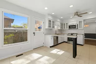 2666 Prairie Ave, Evanston, IL 60201 - Photo 8