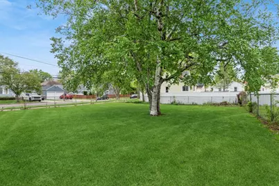 747 Watson Street, Aurora, IL 60505 - Photo 20