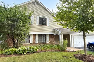 941 Yosemite Trail, Roselle, IL 60172 - Photo 2