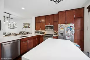 1053 N Kingsbury St, Chicago, IL 60610 - Photo 10