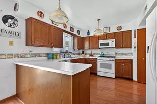 1868 Pastoral Ln, Hanover Park, IL 60133 - Photo 6