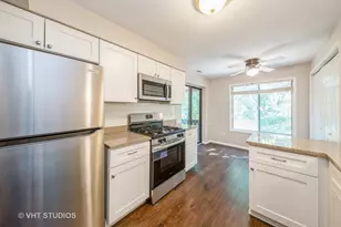 841 Cross Creek Ct, Roselle, IL 60172 - Photo 6