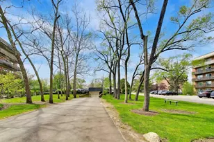 500 Redondo Dr, Downers Grove, IL 60516 - Photo 24