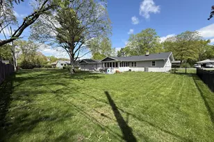 326 Maple Ln, Geneva, IL 60134 - Photo 8