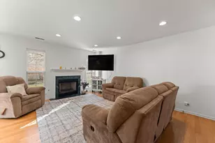2713 Whitlock Dr, Darien, IL 60561 - Photo 4