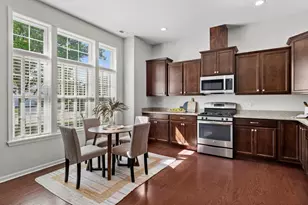 2682 Avondale Cir, Naperville, IL 60564 - Photo 4
